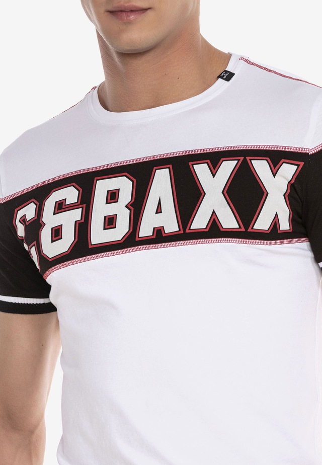 Cipo & Baxx T-Shirt »T-Shirt« modischer Markenprint als Highlight