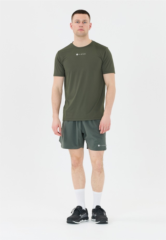 Virtus Funktionsshirt »Roger V2« mit praktischer Quick-Dry-Funktion