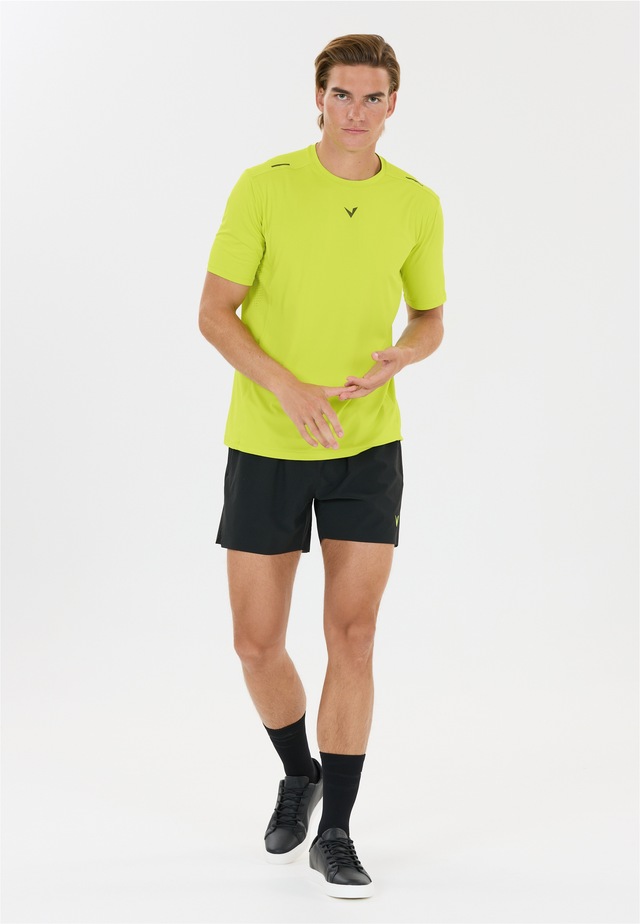 Virtus Funktionsshirt »Walton« mit praktischer Quick-Dry-Funktion
