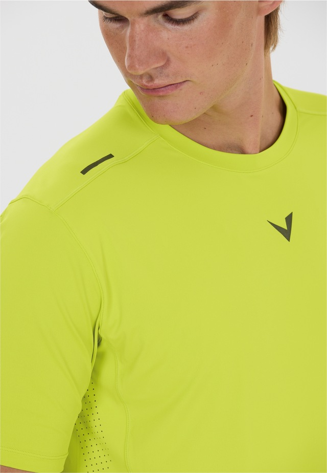 Virtus Funktionsshirt »Walton« mit praktischer Quick-Dry-Funktion