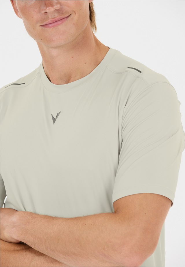 Virtus Funktionsshirt »Walton« mit praktischer Quick-Dry-Funktion