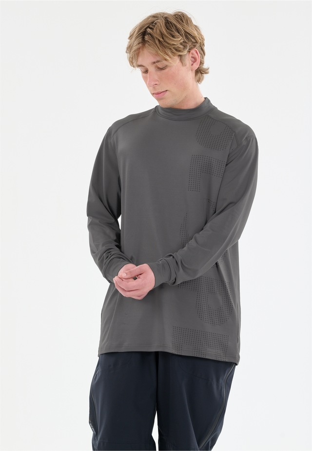 SLOPE Langarmshirt »Riggs« mit atmungsaktiver Eigenschaft