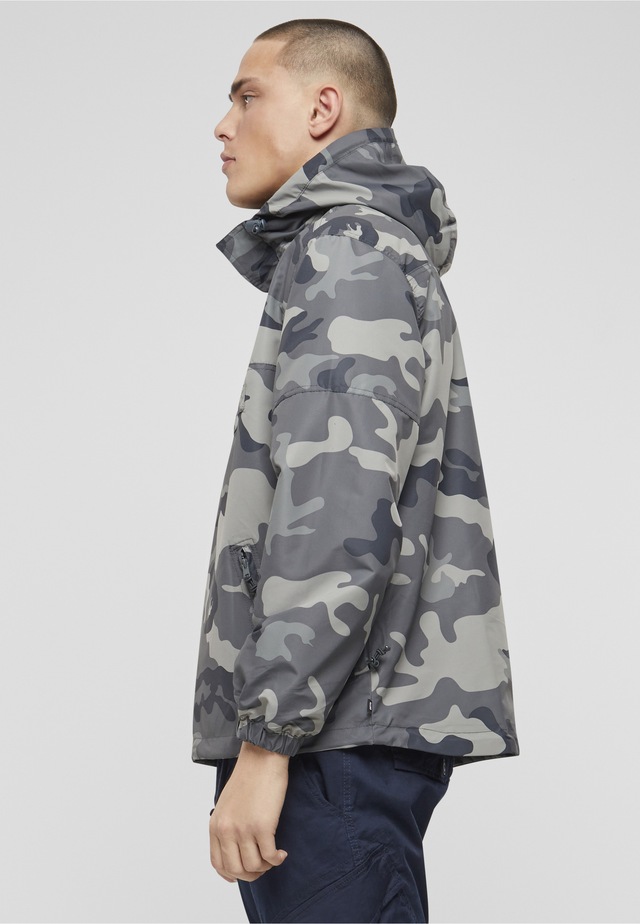 Brandit Allwetterjacke »Brandit Herren Summer Pull Over Jacket« 1 Stk. tlg. mit Kapuze