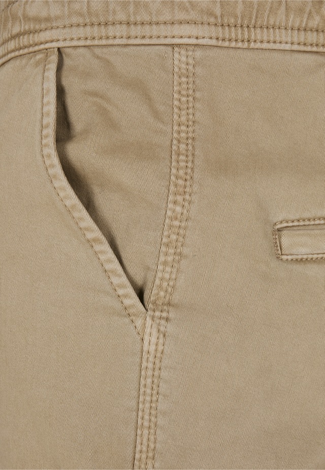 URBAN CLASSICS Stoffhose »Urban Classics Herren Stretch Twill Joggshorts«