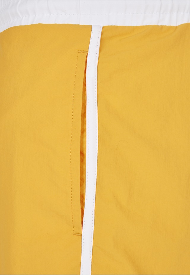URBAN CLASSICS Badeshorts »Urban Classics Herren Retro Swimshorts«