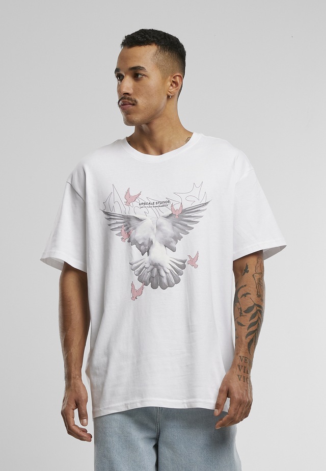 Upscale by Mister Tee T-Shirt »Upscale by Mister Tee Doves Oversize Tee« 1 Stk.