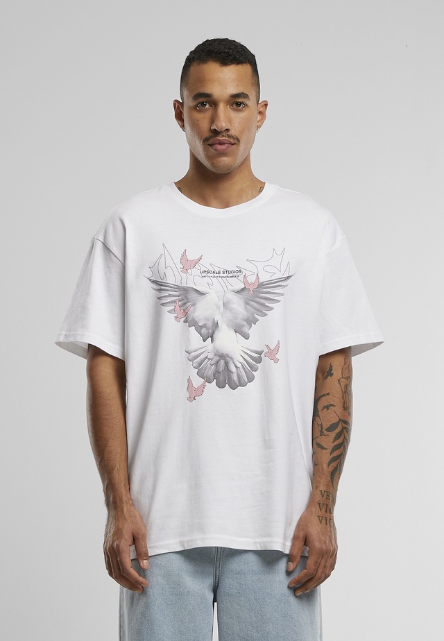 Upscale by Mister Tee T-Shirt »Upscale by Mister Tee Doves Oversize Tee« 1 Stk.