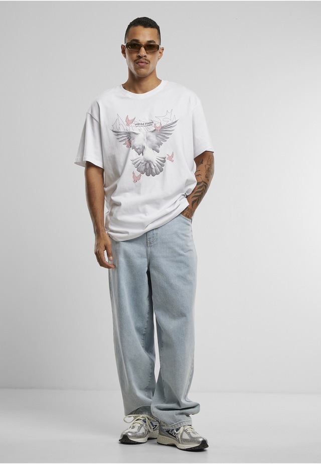 Upscale by Mister Tee T-Shirt »Upscale by Mister Tee Doves Oversize Tee« 1 Stk.