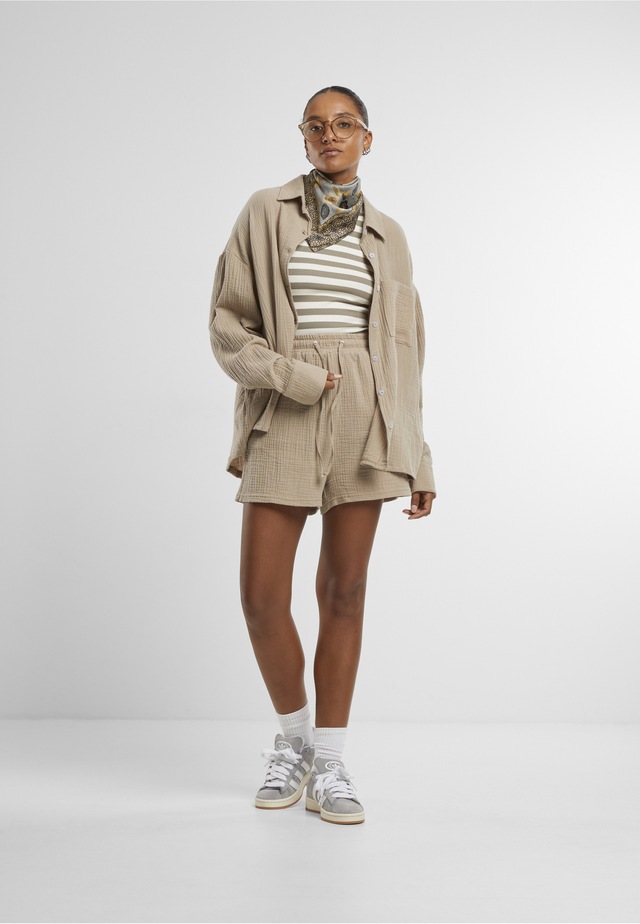 URBAN CLASSICS Sweatshorts »Urban Classics Ladies Musselin Shorts«