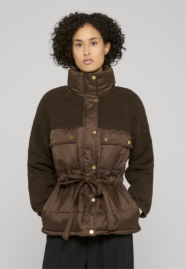 URBAN CLASSICS Winterjacke »Urban Classics Damen Ladies Sherpa Mix Puffer Jacket« 1 Stk. tlg. ohne Kapuze