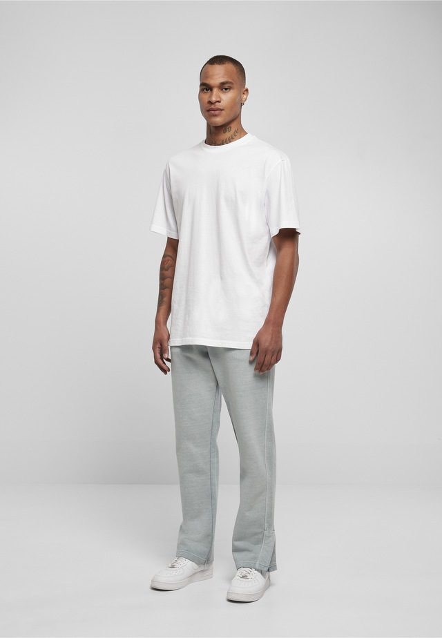 URBAN CLASSICS Sweathose »Urban Classics Herren Heavy Terry Garment Dye Slit Sweatpants«