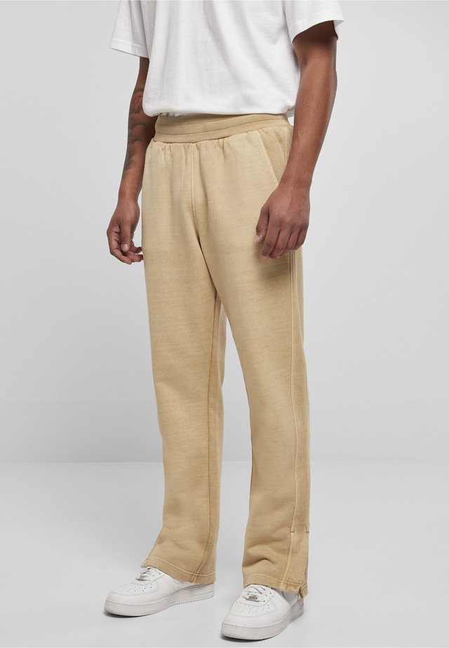 URBAN CLASSICS Sweathose »Urban Classics Herren Heavy Terry Garment Dye Slit Sweatpants«