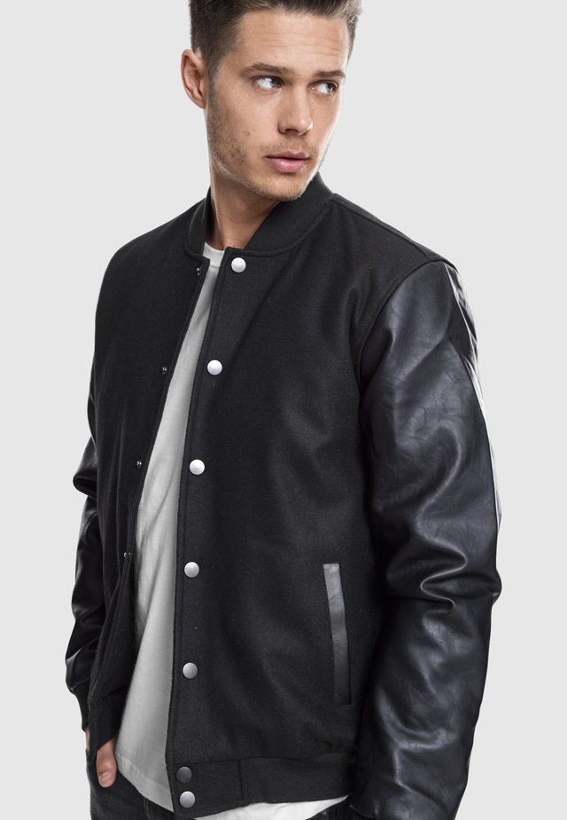 URBAN CLASSICS Allwetterjacke »Urban Classics Herren Oldschool College Jacket« 1 Stk. tlg. ohne Kapuze