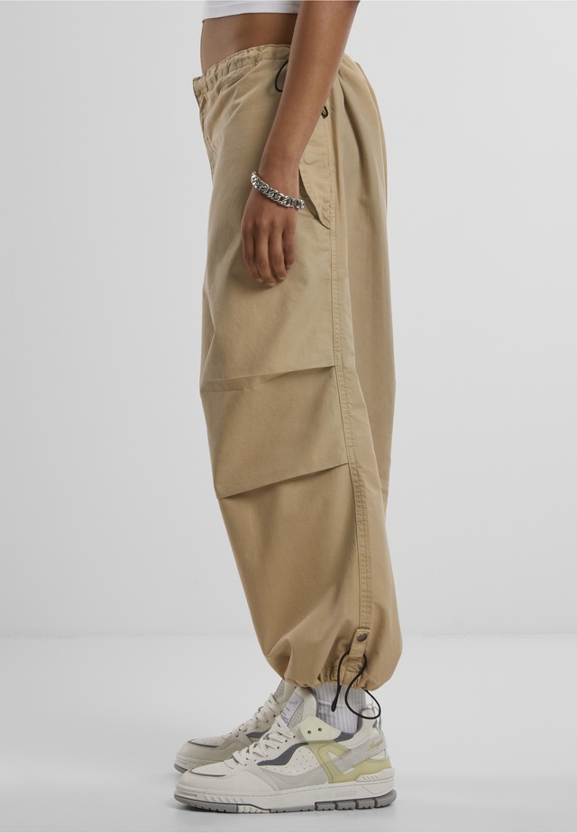 URBAN CLASSICS Stoffhose »Urban Classics Damen Ladies Cotton Parachute Pants«