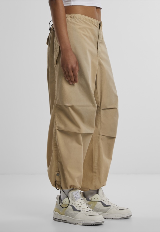 URBAN CLASSICS Stoffhose »Urban Classics Damen Ladies Cotton Parachute Pants«