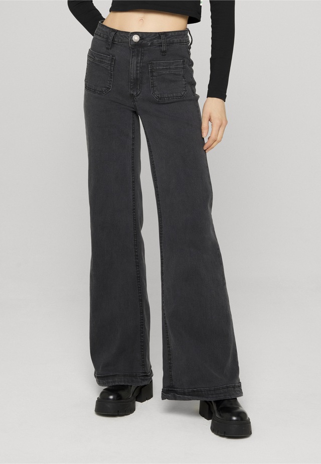 URBAN CLASSICS Straight-Jeans »Urban Classics Damen Ladies Vintage Flared Denim Pants« 1 Stk.