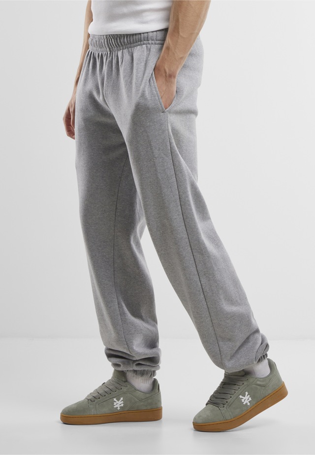 URBAN CLASSICS Jogginghose »Urban Classics Basic Loose Sweatpants«