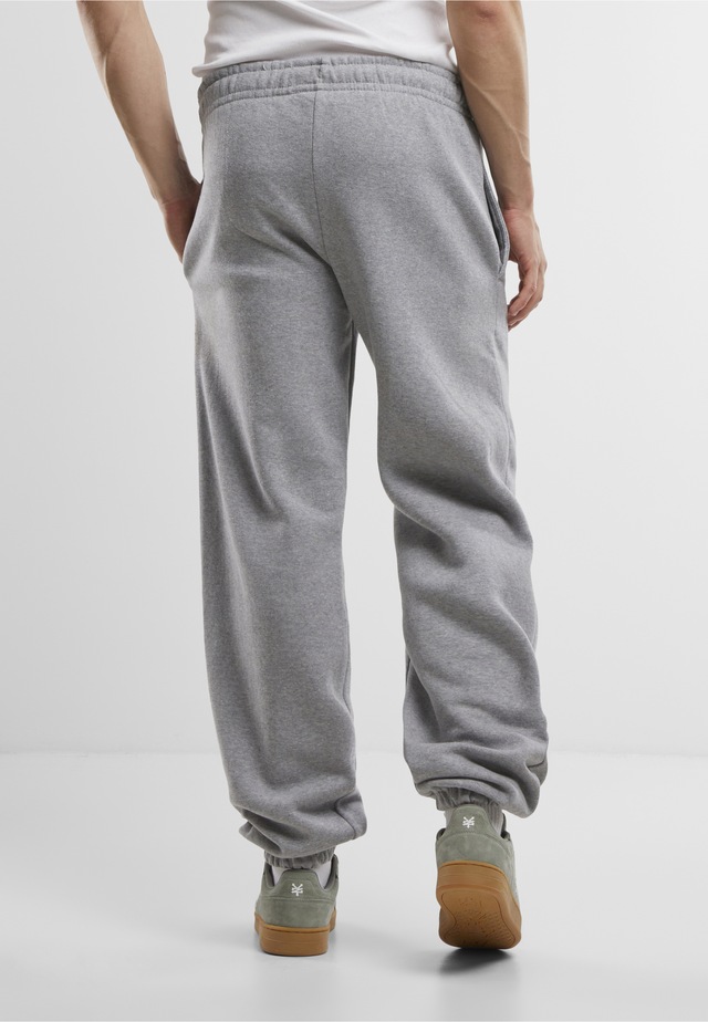 URBAN CLASSICS Jogginghose »Urban Classics Basic Loose Sweatpants«