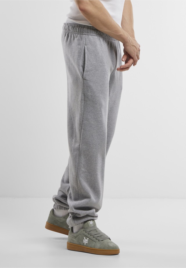 URBAN CLASSICS Jogginghose »Urban Classics Basic Loose Sweatpants«