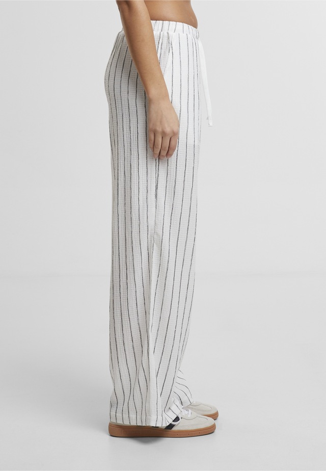 URBAN CLASSICS Stoffhose »Urban Classics Ladies Structured Striped Relaxed Fit Pants«