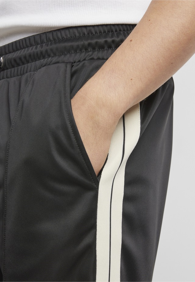 URBAN CLASSICS Shorts »Urban Classics Tennis Core Shorts«