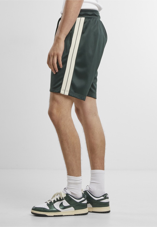 URBAN CLASSICS Shorts »Urban Classics Tennis Core Shorts«