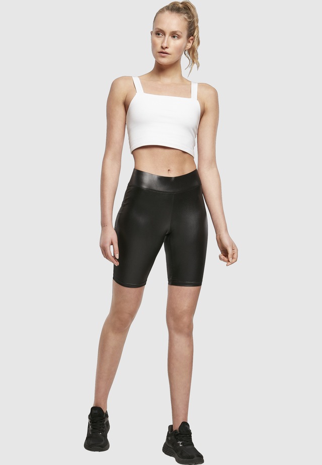URBAN CLASSICS Stoffhose »Urban Classics Damen Ladies Synthetic Leather Cycle Shorts«