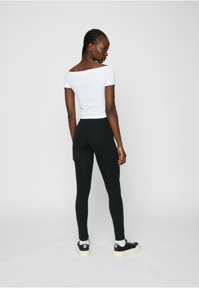 URBAN CLASSICS T-Shirt »Urban Classics Ladies Organic Off Shoulder Rib Tee 2-Pack« 1