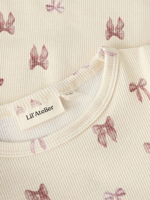 Lil' Atelier Langarmshirt »NMFGAVO EKO LS SLIM TOP LIL NOOS« mit Rüschen, weiche Jersey Rippqualität, Slim Fit