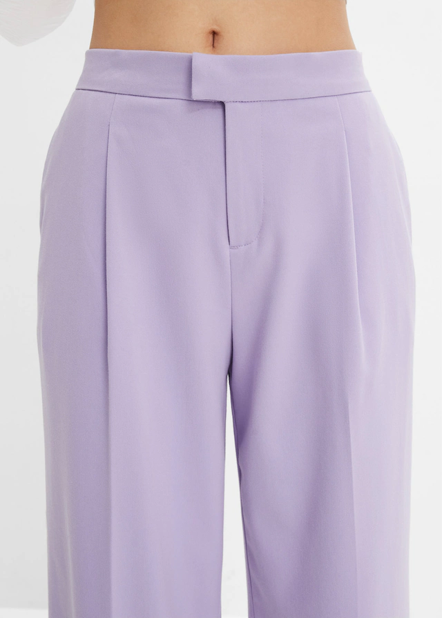 bonprix Bundfaltenhose »Bundfaltenhose« aus Polyester, Viskose und Elasthan, Loose Fit, festlicher Stil
