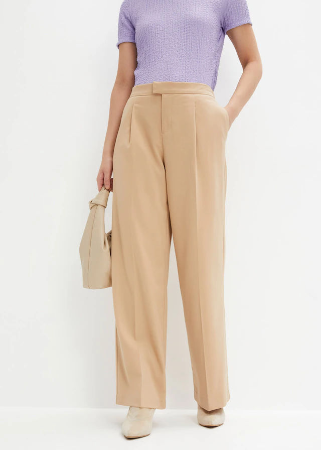 bonprix Bundfaltenhose »Bundfaltenhose« aus Polyester, Viskose und Elasthan, Loose Fit, festlicher Stil