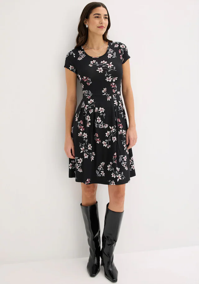 bonprix Jerseykleid »Jerseykleid aus Viskose-Mix« 1 tlg. für sommerliche Tage, aus Viskose-Mix, ausgestellte Passform
