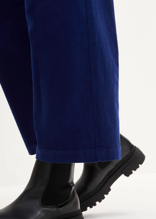 bonprix Cordhose »Weite Stretchcord-Culotte mit High-Waist-Bequembund, 7/8-Länge« Culotte aus Stretchcord, lockere Passform, hoher Bund, 7/8-Länge