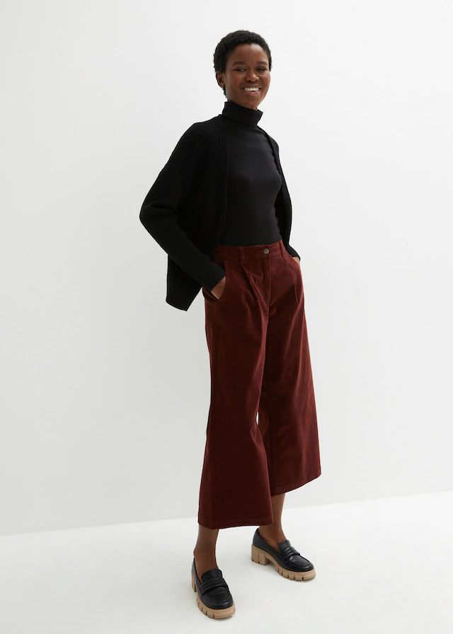 bonprix Cordhose »Weite Stretchcord-Culotte mit High-Waist-Bequembund, 7/8-Länge« Culotte aus Stretchcord, lockere Passform, hoher Bund, 7/8-Länge