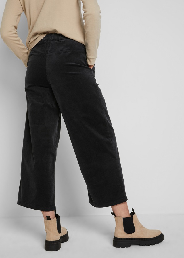 bonprix Cordhose »Weite Stretchcord-Culotte mit High-Waist-Bequembund, 7/8-Länge« Culotte aus Stretchcord, lockere Passform, hoher Bund, 7/8-Länge