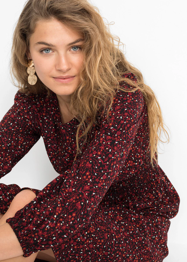 bonprix Midikleid »Midikleid mit Blumenprint« für die Herbstsaison, aus Viskose, Oversize-Passform