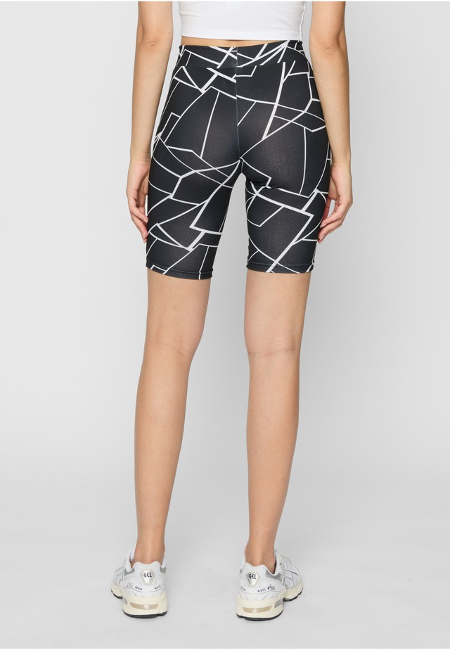 URBAN CLASSICS Stoffhose »Urban Classics Damen Ladies AOP Cycle Shorts 2-Pack«