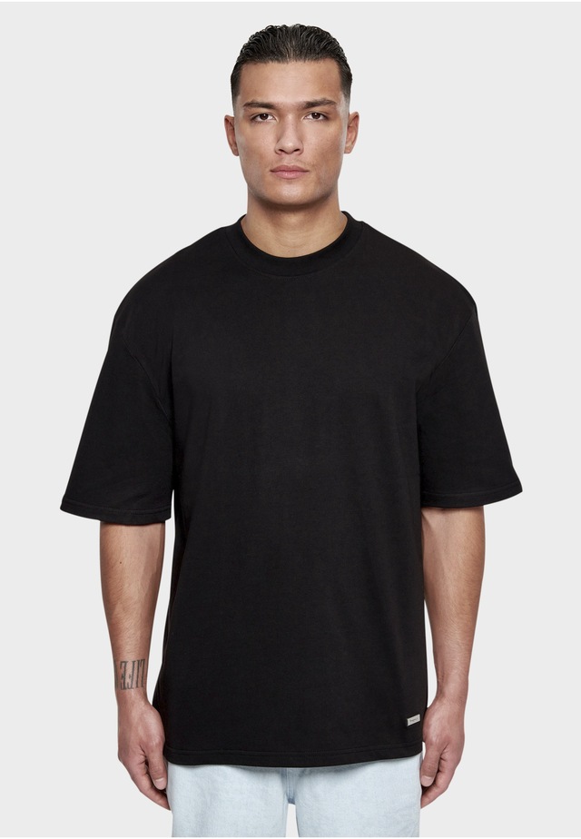Dropsize T-Shirt »Dropsize Herren Heavy Oversize Metal Patch Basic T-Shirt« 1 Stk.