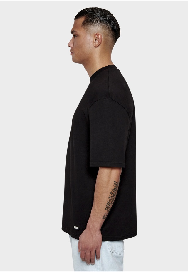Dropsize T-Shirt »Dropsize Herren Heavy Oversize Metal Patch Basic T-Shirt« 1 Stk.