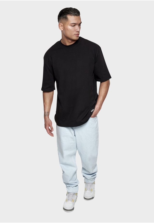 Dropsize T-Shirt »Dropsize Herren Heavy Oversize Metal Patch Basic T-Shirt« 1 Stk.