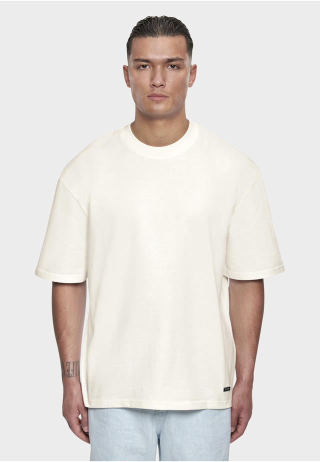 Dropsize T-Shirt »Dropsize Herren Heavy Oversize Metal Patch Basic T-Shirt« 1 Stk.