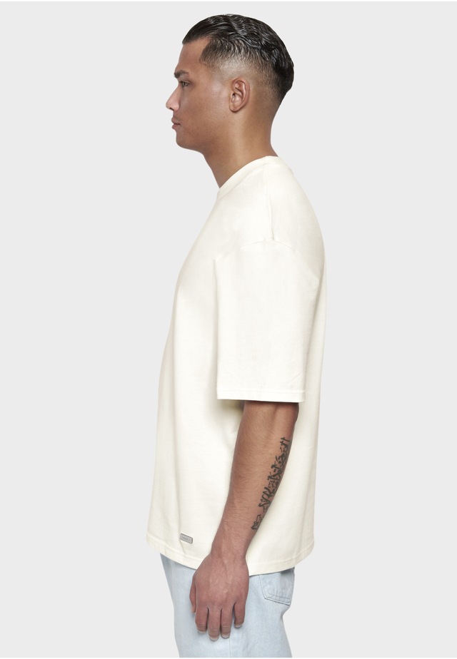 Dropsize T-Shirt »Dropsize Herren Heavy Oversize Metal Patch Basic T-Shirt« 1 Stk.