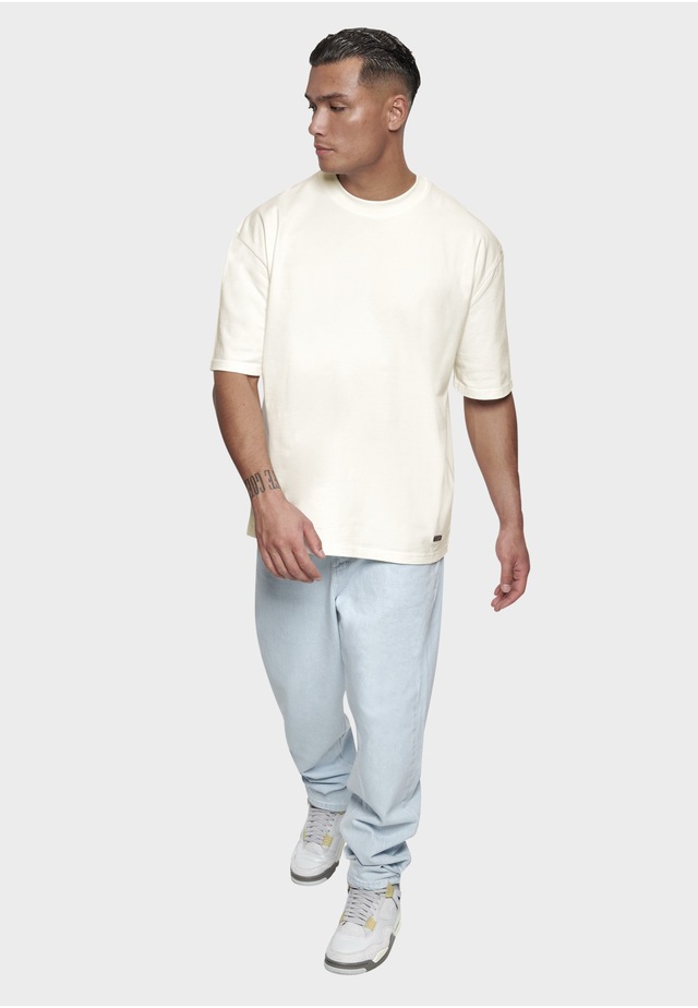 Dropsize T-Shirt »Dropsize Herren Heavy Oversize Metal Patch Basic T-Shirt« 1 Stk.