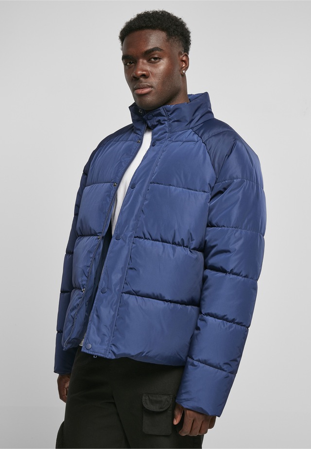 URBAN CLASSICS Winterjacke »Urban Classics Herren Raglan Puffer Jacket« 1 Stk. tlg. ohne Kapuze