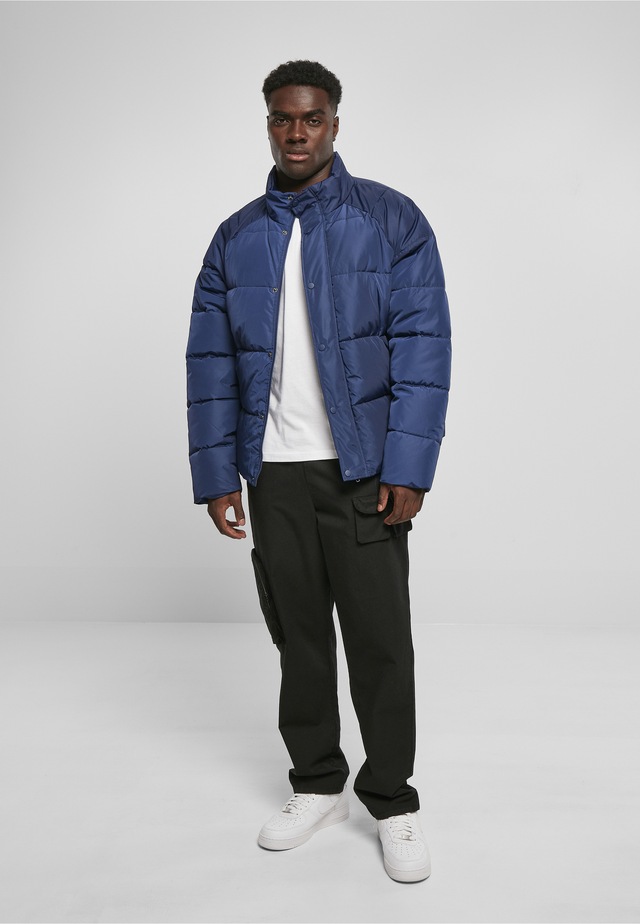 URBAN CLASSICS Winterjacke »Urban Classics Herren Raglan Puffer Jacket« 1 Stk. tlg. ohne Kapuze