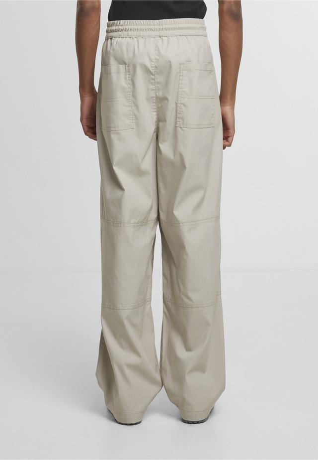 URBAN CLASSICS Stoffhose »Urban Classics Loose Fit Pants With Darts«