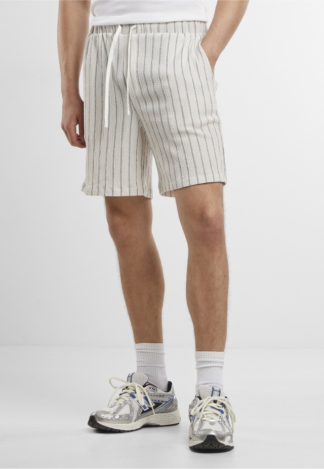 URBAN CLASSICS Shorts »Urban Classics Striped Crinkle Resort Shorts«