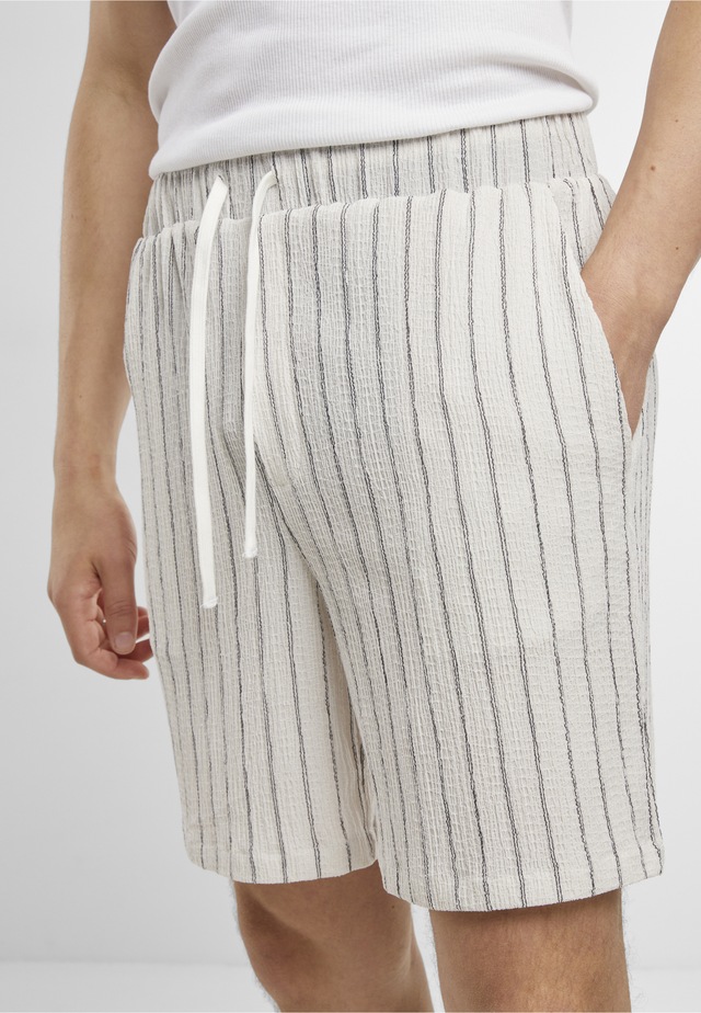 URBAN CLASSICS Shorts »Urban Classics Striped Crinkle Resort Shorts«