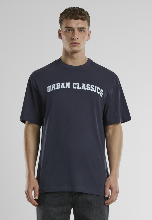 URBAN CLASSICS T-Shirt »Urban Classics UC College Logo Tall Tee« 1 Stk.