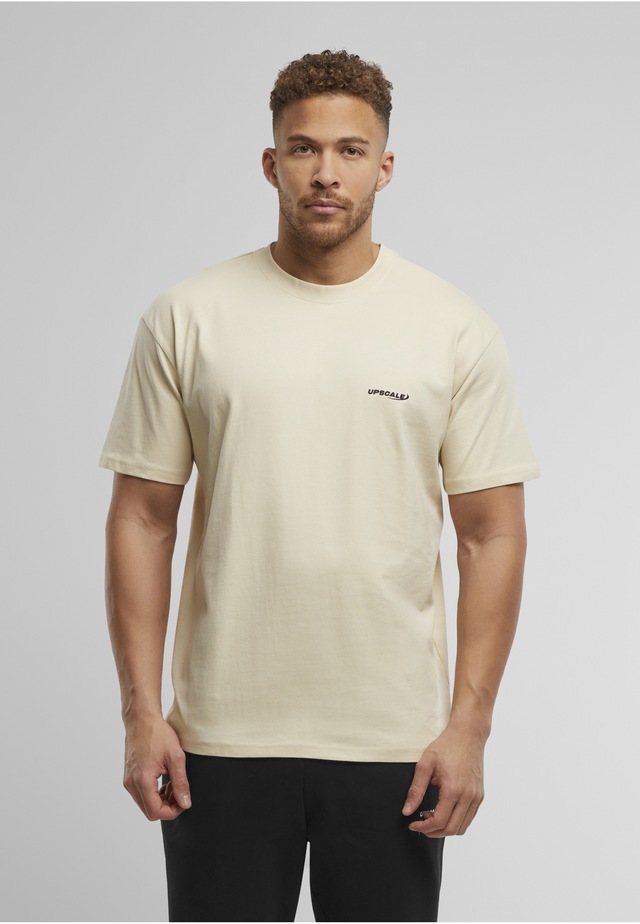 Upscale by Mister Tee T-Shirt »Upscale by Mister Tee Upscale Core EMB Oversize Tee« 1 Stk.